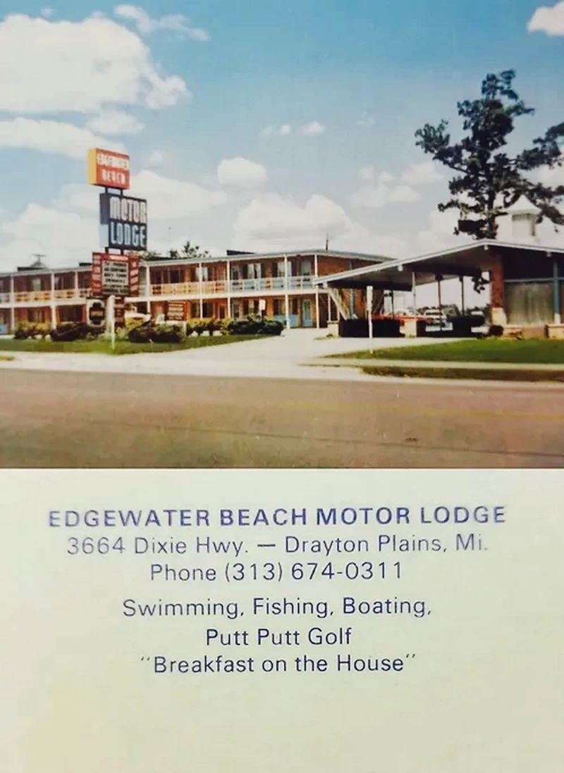 Edgewater Beach Motor Lodge - Vintage Postcard (newer photo)